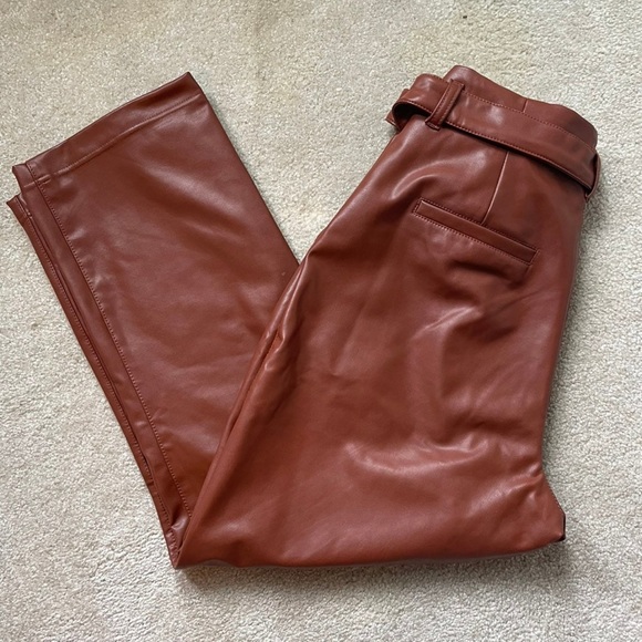 Abercrombie Vegan Leather Belted Ankle Straight Pants - Picture 4 of 6